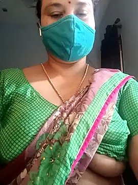 Snapshot of Tamil_Sivani chatting on 02-18-26, 11:39 Tamil Sivani online show from 02-18-26, 11:39