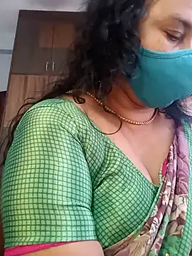 Snapshot of Tamil_Sivani chatting on 02-19-26, 07:59 Tamil Sivani online show from 02-19-26, 07:59