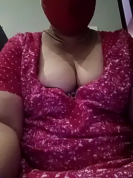 Snapshot of Tamil_Sivani chatting on 03-03-26, 04:02 Tamil Sivani online show from 03-03-26, 04:02