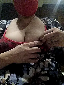 Snapshot of Tamil_Sivani chatting on 03-11-26, 03:51 Tamil Sivani online show from 03-11-26, 03:51