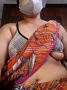 Snapshot of Tamil_Sivani chatting on 03-18-26, 08:06 Tamil Sivani online show from 03-18-26, 08:06