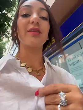 Ninabigtitied online show from 12-14-25, 01:16