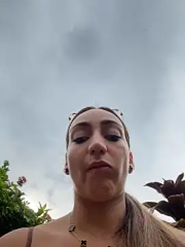 Snapshot of Ninabigtitied chatting on 02-15-26, 09:11 Ninabigtitied online show from 02-15-26, 09:11