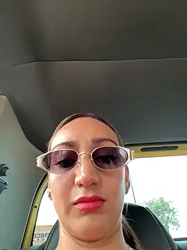 Snapshot of Ninabigtitied chatting on 02-17-26, 02:35 Ninabigtitied online show from 02-17-26, 02:35