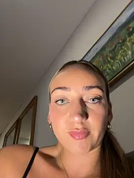 Snapshot of Ninabigtitied chatting on 03-08-26, 12:19 Ninabigtitied online show from 03-08-26, 12:19