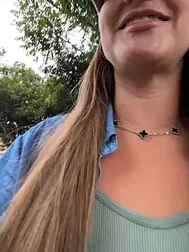 Snapshot of Ninabigtitied chatting on 03-12-26, 07:09 Ninabigtitied online show from 03-12-26, 07:09