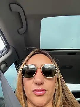 Snapshot of Ninabigtitied chatting on 03-13-26, 12:12 Ninabigtitied online show from 03-13-26, 12:12