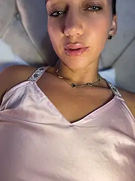 Ninabigtitied online show from 06-26-26, 04:06