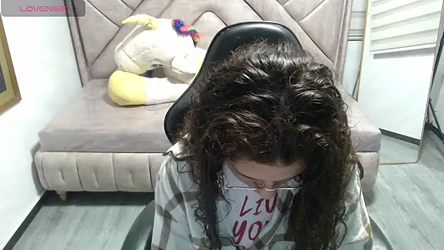 Velvet Moon V online show from 12-17-25, 01:17