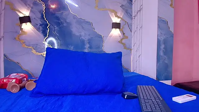 Snapshot of Anne_miller05 chatting on 10-23-25, 07:23 Anne miller05 online show from 10-23-25, 07:23