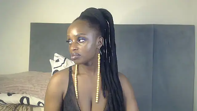 Snapshot of Jah-Queen chatting on 09-22-25, 12:45 Jah-Queen online show from 09-22-25, 12:45