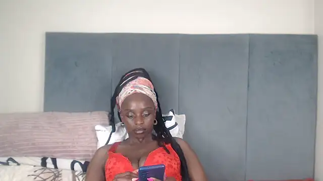 Snapshot of Jah-Queen chatting on 10-04-25, 09:13 Jah-Queen online show from 10-04-25, 09:13