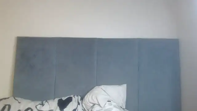 Snapshot of Jah-Queen chatting on 10-09-25, 12:41 Jah-Queen online show from 10-09-25, 12:41