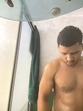 Snapshot of evan_hardy chatting on 11-12-25, 01:28 evan hardy online show from 11-12-25, 01:28