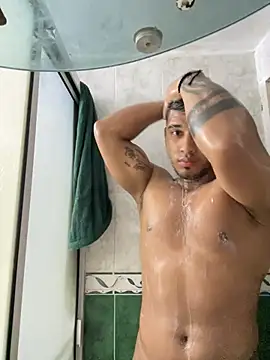 Snapshot of evan_hardy chatting on 02-15-26, 02:41 evan hardy online show from 02-15-26, 02:41