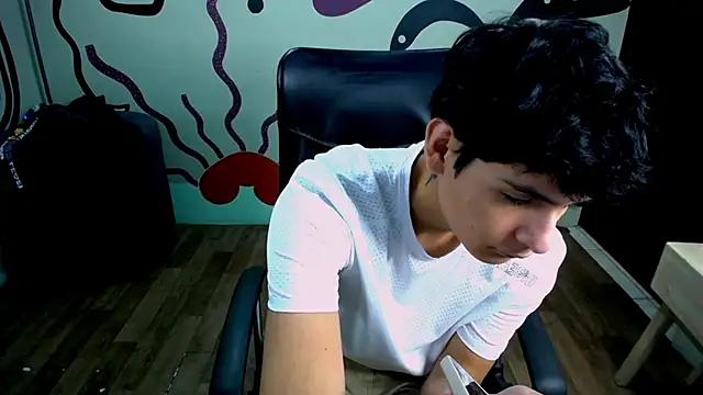 Luca vega online show from 09-30-25, 02:33