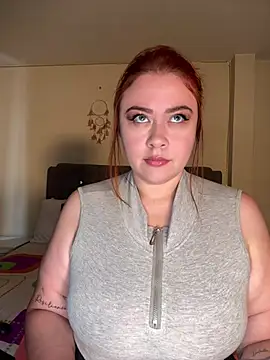 Snapshot of maddy_Bloomm chatting on 02-12-26, 04:46 maddy Bloomm online show from 02-12-26, 04:46