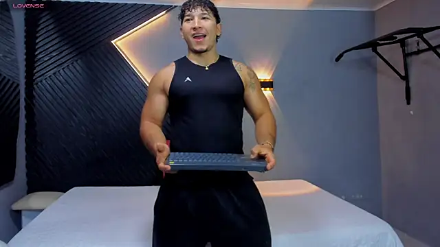 Horny nick18 online show from 05-11-26, 01:39