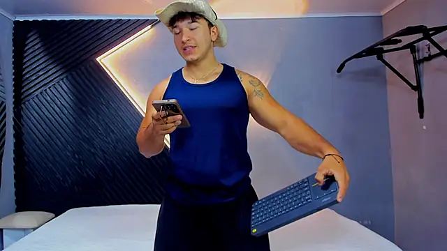 Horny nick18 online show from 06-18-26, 11:25