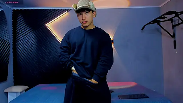 Horny nick18 online show from 06-22-26, 01:30