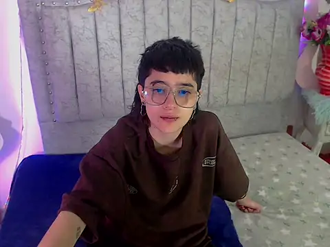 katalinathxandbritney1 online show from 02-06-26, 07:23