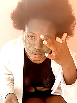 Snapshot of SweetHoney21_ chatting on 10-02-25, 10:55 SweetHoney21 online show from 10-02-25, 10:55