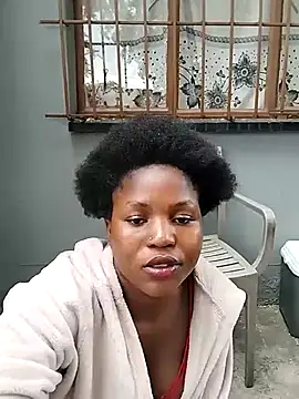 Snapshot of SweetHoney21_ chatting on 10-05-25, 02:15 SweetHoney21 online show from 10-05-25, 02:15