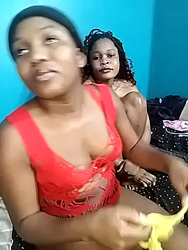 Snapshot of SweetHoney21_ chatting on 10-22-25, 09:25 SweetHoney21 online show from 10-22-25, 09:25