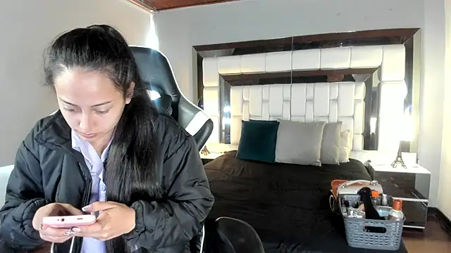 Adhara7 online show from 10-21-25, 06:30