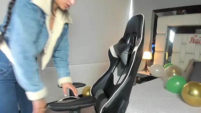 Adhara7 online show from 12-18-25, 07:31