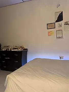 Stelleknoxxx online show from 10-24-25, 09:33