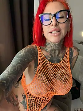 Snapshot of CatCoxx chatting on 07-01-26, 05:31 CatCoxx online show from 07-01-26, 05:31