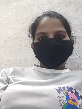 poojam93 online show from 06-22-26, 01:51