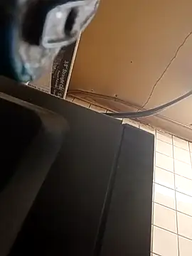 sarahkat86 online show from 12-17-25, 12:05