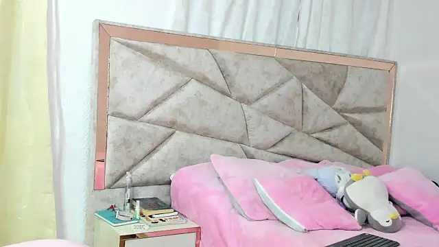 kendal hot01 online show from 09-29-25, 09:19