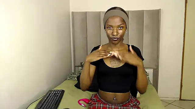 Snapshot of Trans_fairy chatting on 11-29-25, 06:22 Trans fairy online show from 11-29-25, 06:22