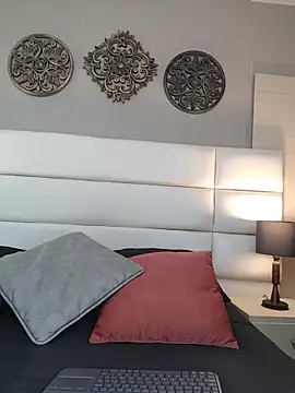 SuzzieSweet online show from 03-26-26, 08:36