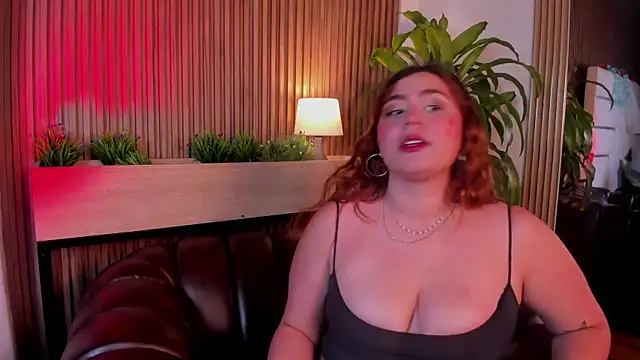 AdelaTaylor online show from 10-04-25, 08:18