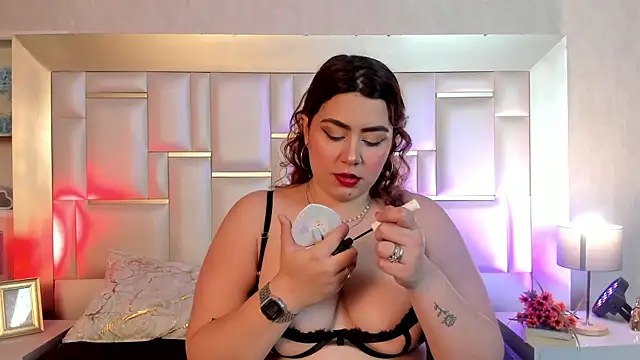 AdelaTaylor online show from 10-25-25, 11:51