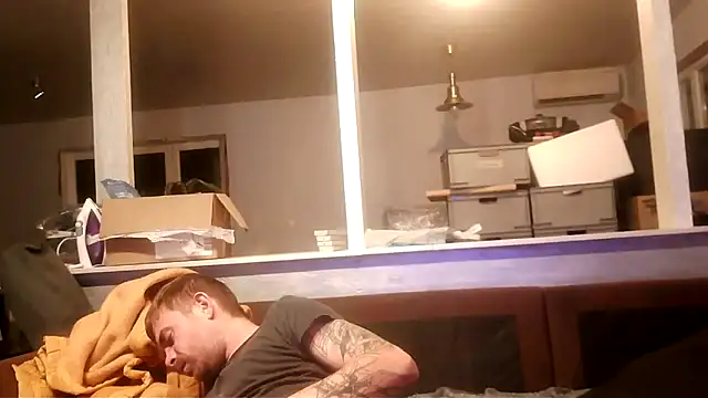 Snapshot of Bikerhot883hd chatting on 10-11-25, 02:44 Bikerhot883hd online show from 10-11-25, 02:44