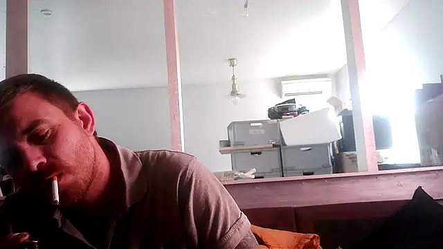 Snapshot of Bikerhot883hd chatting on 10-14-25, 09:32 Bikerhot883hd online show from 10-14-25, 09:32