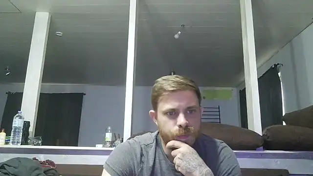 Snapshot of Bikerhot883hd chatting on 05-04-26, 05:42 Bikerhot883hd online show from 05-04-26, 05:42