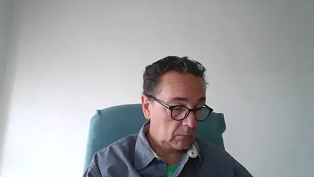 Snapshot of KeepCoolForever chatting on 10-20-25, 08:59 KeepCoolForever online show from 10-20-25, 08:59