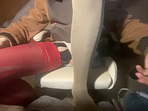 Snapshot of Salon1986 chatting on 03-19-26, 12:47 Salon1986 online show from 03-19-26, 12:47