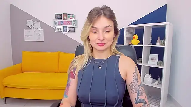 Snapshot of LilFleurish chatting on 03-10-26, 05:34 LilFleurish online show from 03-10-26, 05:34