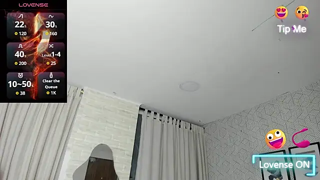 Snapshot of sweet__vanessa1 chatting on 09-26-25, 03:43 sweet vanessa1 online show from 09-26-25, 03:43