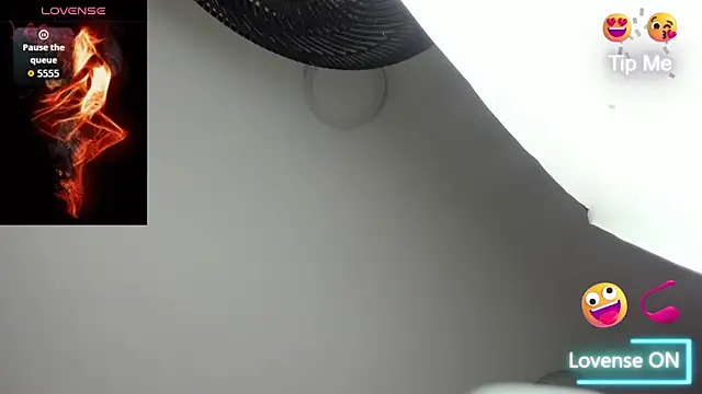 Snapshot of sweet__vanessa1 chatting on 09-30-25, 03:33 sweet vanessa1 online show from 09-30-25, 03:33