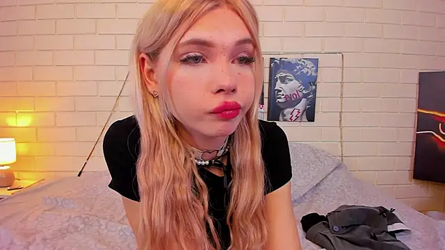 Blondy Fina online show from 09-30-25, 04:50