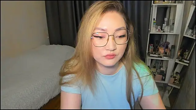 lyra x online show from 02-07-26, 01:37