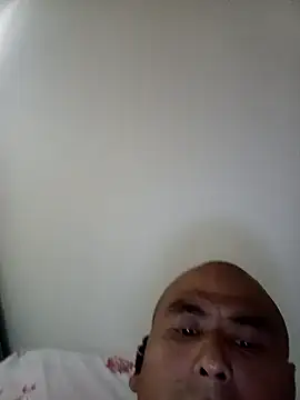 Snapshot of CWQ123 chatting on 05-19-26, 07:47 CWQ123 online show from 05-19-26, 07:47